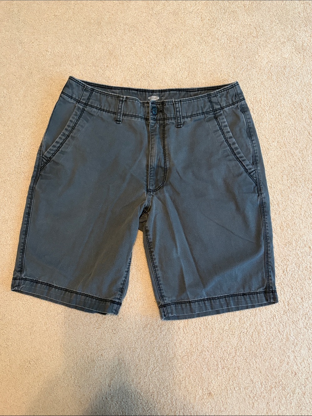 Size 30 Old Navy Men's cotton Flat-Front Shorts. bk-in khaki short midnight oil